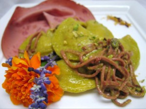 226949_125548820858982_2117917_n